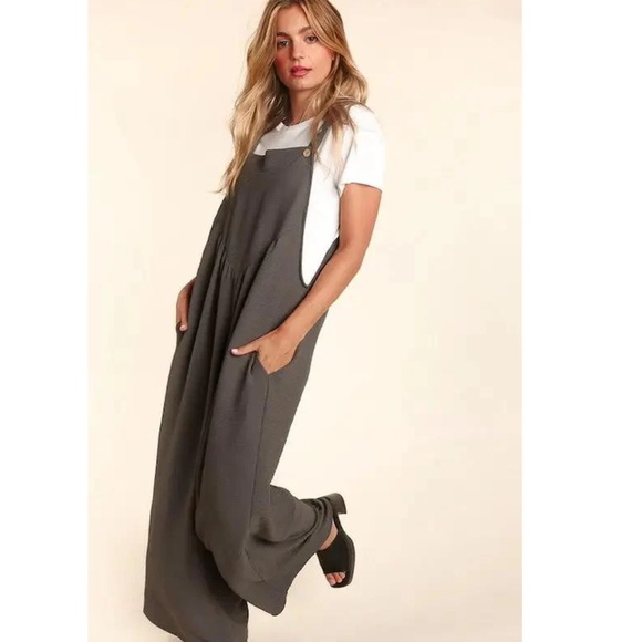 8. NWOT Haptics Oversized Gray Jumpsuit with Pockets - Picture 2 of 3
